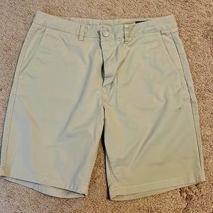 Bonobos 9” Chino Shorts in Khaki. Size 34